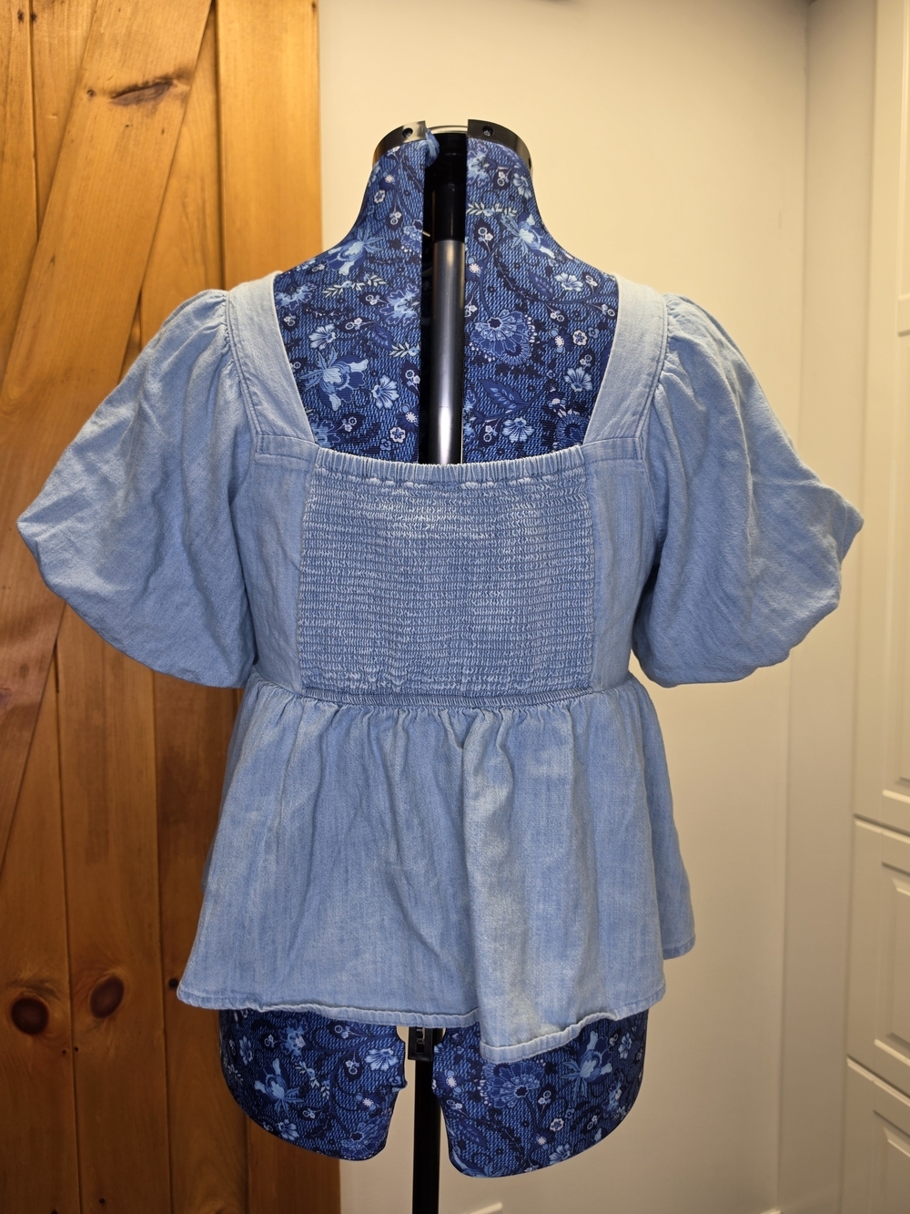 Old Navy Light Blue Puff Sleeve Peplum Blouse - Picture 2 of 5